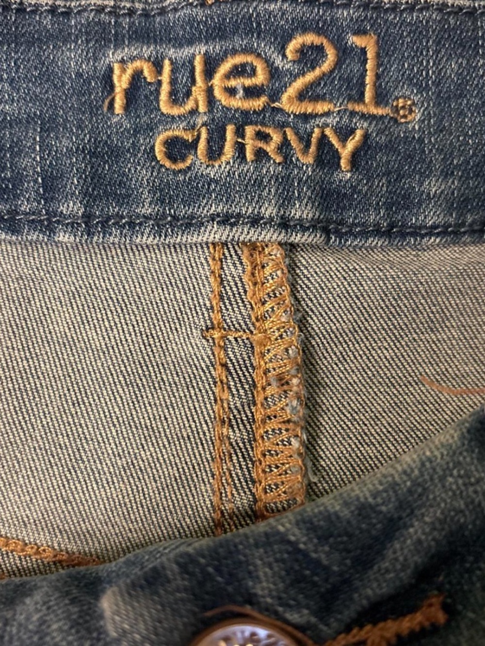 rue21 Curvy High-Rise Distressed Denim Shorts - Picture 2 of 6
